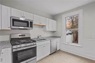 584 Weeden St, Pawtucket, RI 02860 - Photo 5