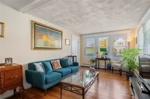 25 Hollywood Ave, Warwick, RI 02888 - Photo 3