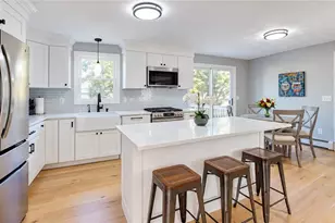 4 Cooke Pl, Warwick, RI 02888 - Photo 5