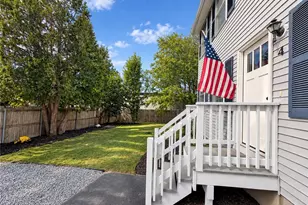 4 Cooke Pl, Warwick, RI 02888 - Photo 33