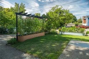 133 5th St, Providence, RI 02906 - Photo 35
