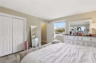 27 Hemlock Ave, Cranston, RI 02910 - Photo 21