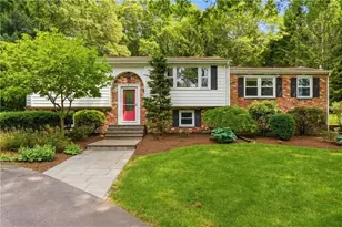 8 Ledgemont Dr, Lincoln, RI 02865 - Photo 3