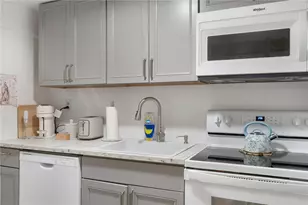 151 Hope Rd, Cranston, RI 02921 - Photo 19