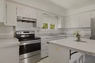 28 Merton Rd, Newport, RI 02840 - Photo 19