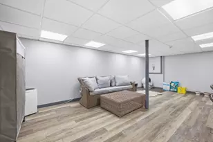 139 Woodstock Ln, Cranston, RI 02920 - Photo 25