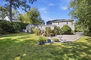 139 Woodstock Ln, Cranston, RI 02920 - Photo 33