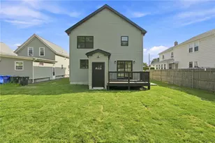 135 Owen Ave, Pawtucket, RI 02860 - Photo 3