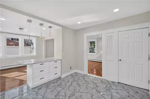 196 Sinclair Ave, Providence, RI 02907 - Photo 15