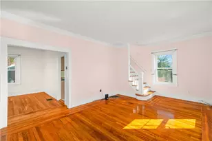 53 Wampanoag Trl, East Providence, RI 02915 - Photo 7