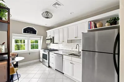 8 Everett Street #3, Newport, RI 02840 - Photo 7