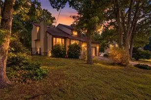 9 Eastgate Dr, Coventry, RI 02816 - Photo 1