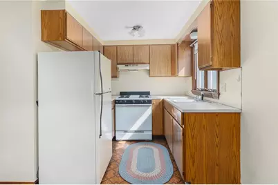 11 Lincoln Avenue #3, Bristol, RI 02809 - Photo 3