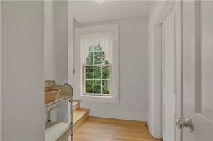 92 Pelham St, Newport, RI 02840 - Photo 3