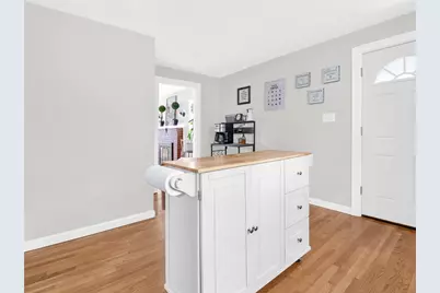 17 Boulevard Avenue, Lincoln, RI 02865 - Photo 9
