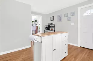 17 Boulevard Ave, Lincoln, RI 02865 - Photo 9
