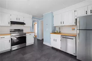 9 Cummings Rd, Newport, RI 02840 - Photo 9