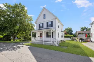 9 Cummings Rd, Newport, RI 02840 - Photo 1