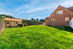 3 Moreland St, Johnston, RI 02919 - Photo 9