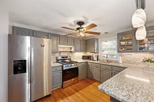 24 Arden Ct, Warwick, RI 02889 - Photo 5