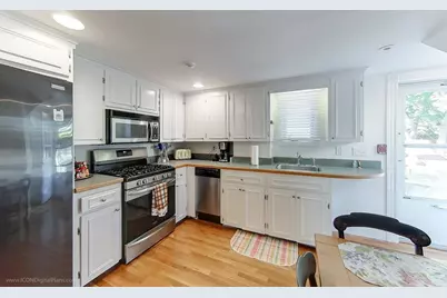 34 Catherine Street #A, Newport, RI 02840 - Photo 7