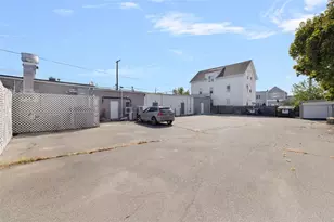 570 Smithfield Ave, Pawtucket, RI 02860 - Photo 29