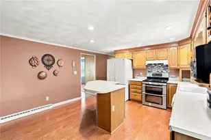 66 Wayne Dr, Cumberland, RI 02864 - Photo 25