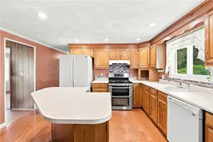 66 Wayne Dr, Cumberland, RI 02864 - Photo 21