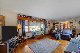 136 Earl Ave, East Providence, RI 02915 - Photo 5