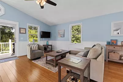 110 Winsor Avenue, North Kingstown, RI 02852 - Photo 19