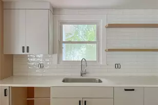 28 Hilltop Dr, Warwick, RI 02818 - Photo 9