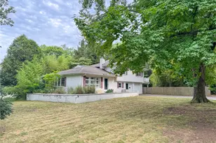 28 Hilltop Dr, Warwick, RI 02818 - Photo 1