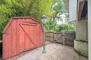28 Hilltop Dr, Warwick, RI 02818 - Photo 25