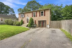 77 Kenneth Ave, Warwick, RI 02889 - Photo 3