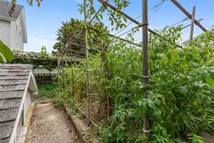 94 Perry St, Central Falls, RI 02863 - Photo 45