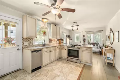 1370 Boston Neck Road, Narragansett, RI 02874 - Photo 19