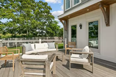 2040 East Main Road, Portsmouth, RI 02871 - Photo 11