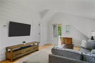 2040 E Main Rd, Portsmouth, RI 02871 - Photo 47