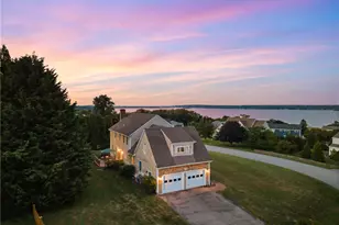326 Windstone Dr, Portsmouth, RI 02871 - Photo 3