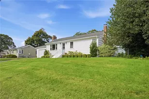 14 Valhalla Dr, Portsmouth, RI 02871 - Photo 3