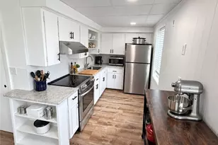 37 Lee Ave, Newport, RI 02840 - Photo 5