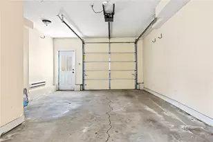 102 Dixon St, Providence, RI 02907 - Photo 23