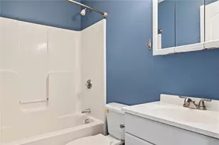 102 Dixon St, Providence, RI 02907 - Photo 19