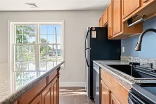 102 Dixon St, Providence, RI 02907 - Photo 9