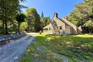 51 Elizabeth Ave, North Smithfield, RI 02896 - Photo 3