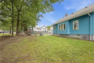 99 Phillips Ave, Warwick, RI 02888 - Photo 11