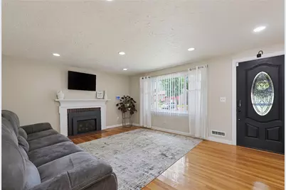 849 Roger Williams Avenue, East Providence, RI 02916 - Photo 15