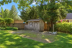 81 Park View Ave, Warwick, RI 02888 - Photo 41