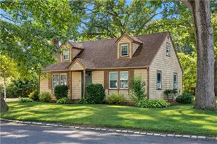 81 Park View Ave, Warwick, RI 02888 - Photo 1