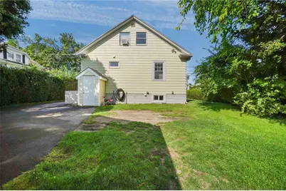520 Middle Highway, Barrington, RI 02806 - Photo 39